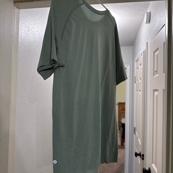 Lululemon Shirt - Picture 2 of 2